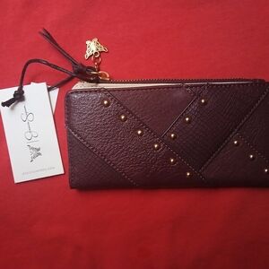 ✨NEW✨ Jessica Simpson Burgundy Gold-Studded Zip Wallet